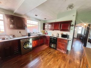 Kitchen- click for photo gallery